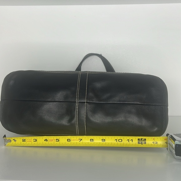 Elegant Coach Black Leather Soho Tote Bag with Chrome Hardware - Picture 11 of 13